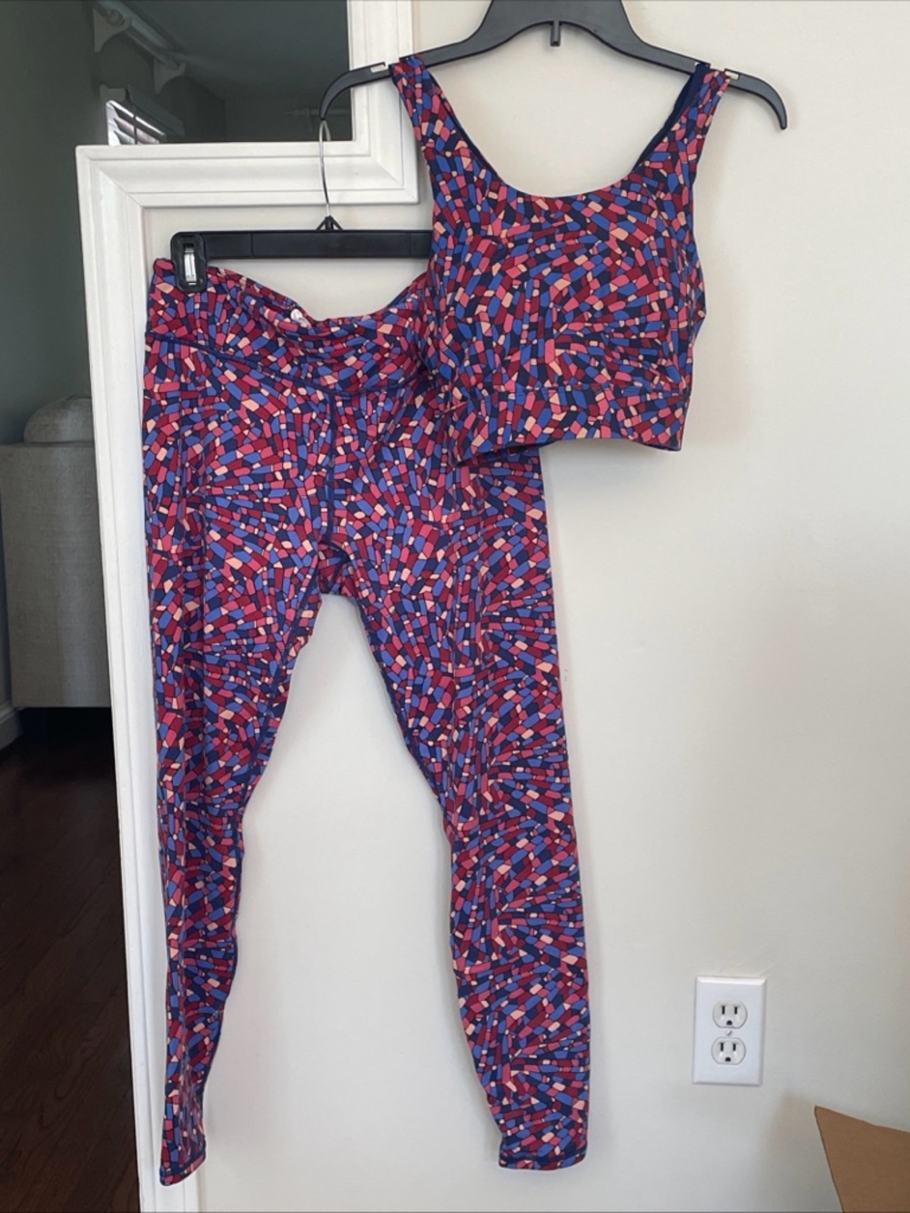 Fabletics Navy Crystalline Workout Set Leggings And Sports Bra Size Large - Picture 3 of 8